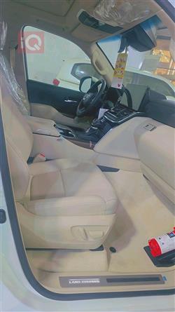 تۆیۆتا لاند کروزەر